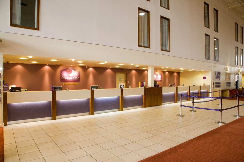 premier inn london heathrow airport t2 and t3 bath road