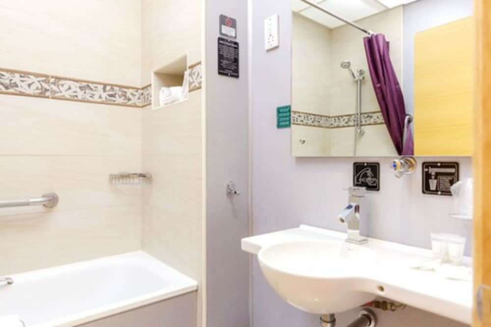 eurotraveller hotel premier tower bridge