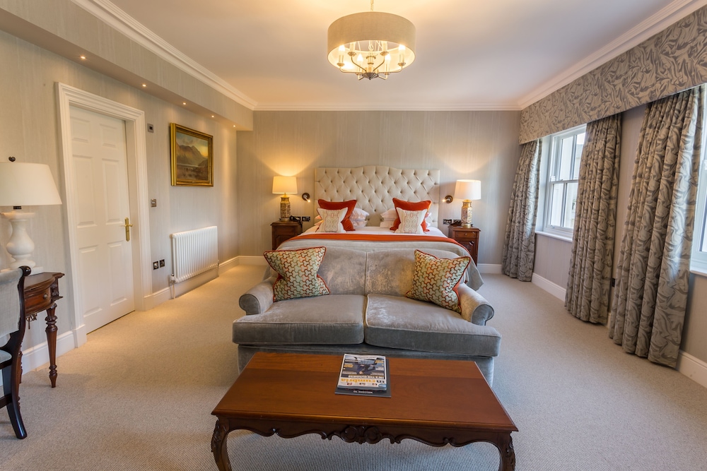 Storrs Hall Hotel,Bowness-On-Windermere>>Bowland Bridge,4 star