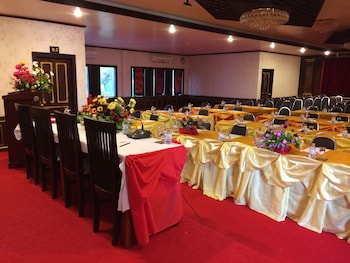 e outfitting vang thong hotel