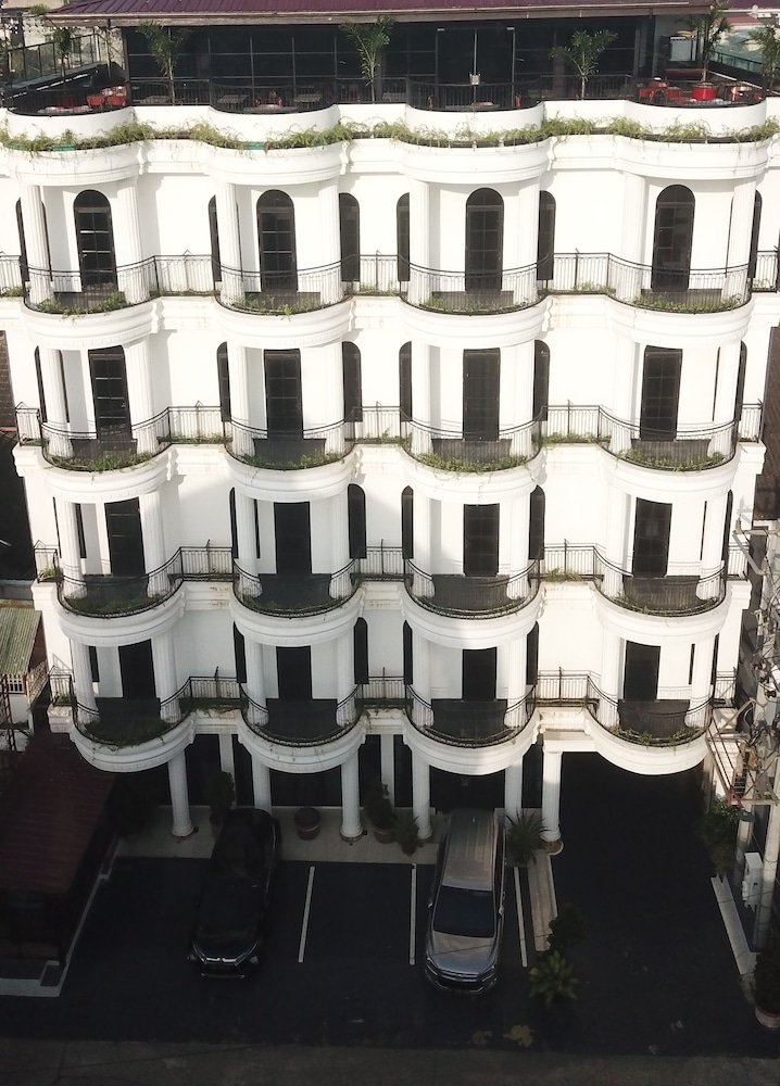 kesuma front one boutique hotel palembang