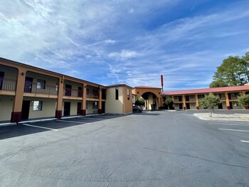 red roof inn and suites jackson richland