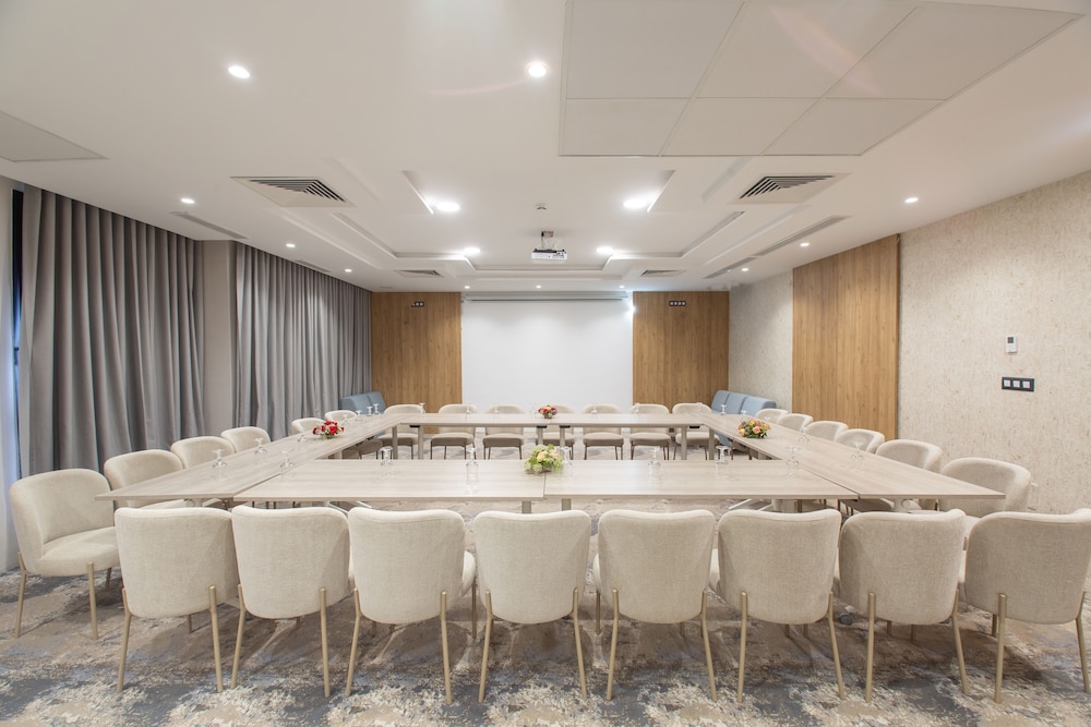 kyriad prestige city center tunis