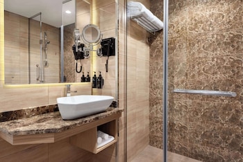 la quinta by wyndham abu dhabi al wahda