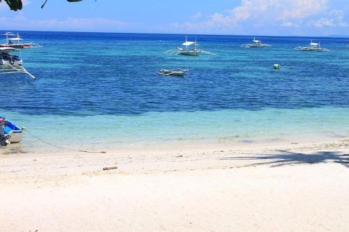 lost horizon beach dive resort