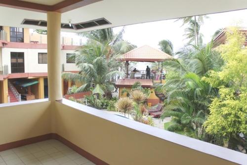 lost horizon beach dive resort