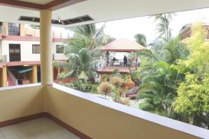 lost horizon beach dive resort