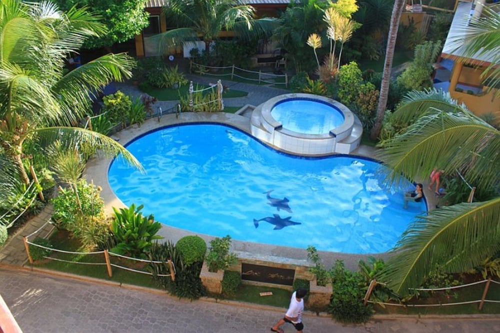 lost horizon beach dive resort