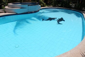 lost horizon beach dive resort
