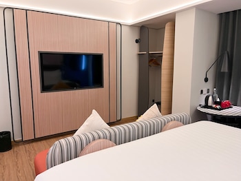 luminor hotel legian seminyak bali