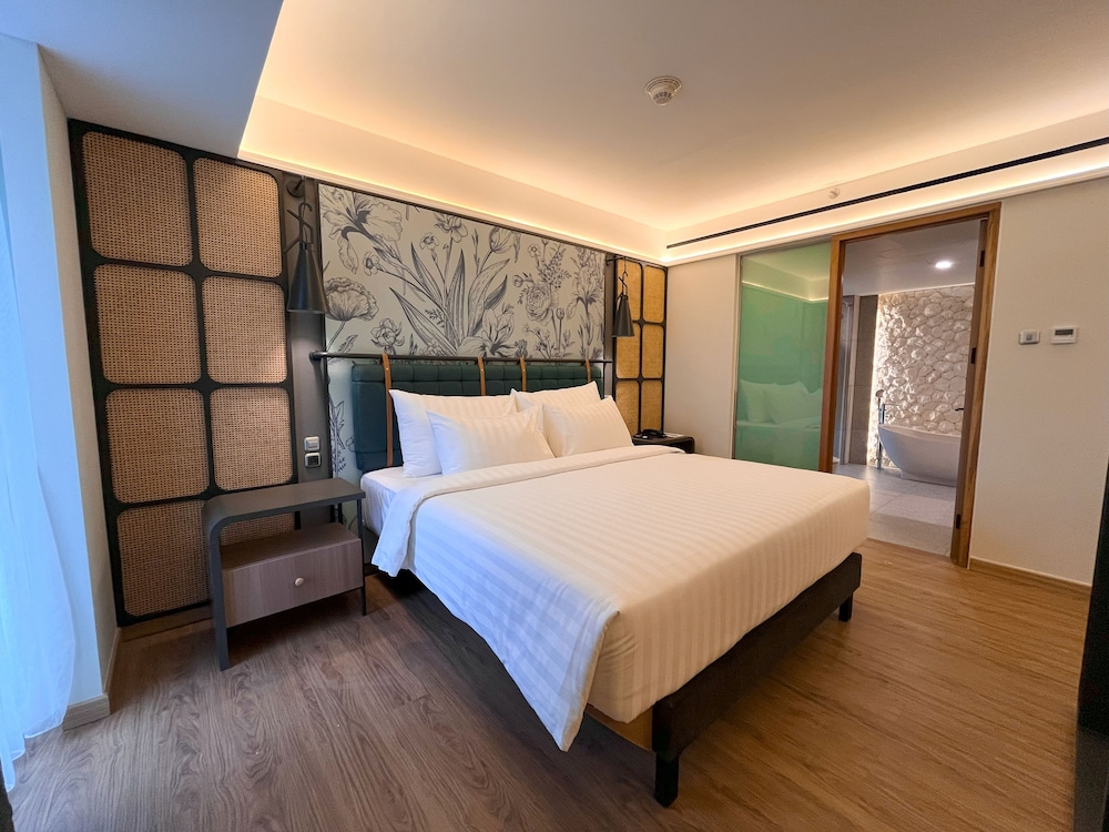 luminor hotel legian seminyak bali