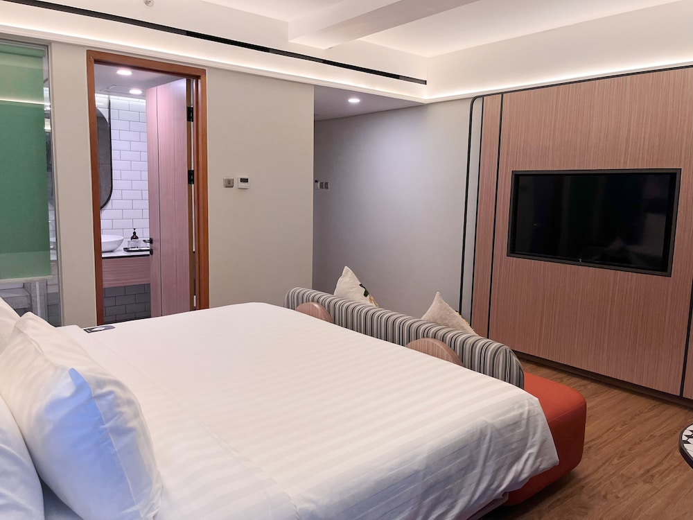 luminor hotel legian seminyak bali