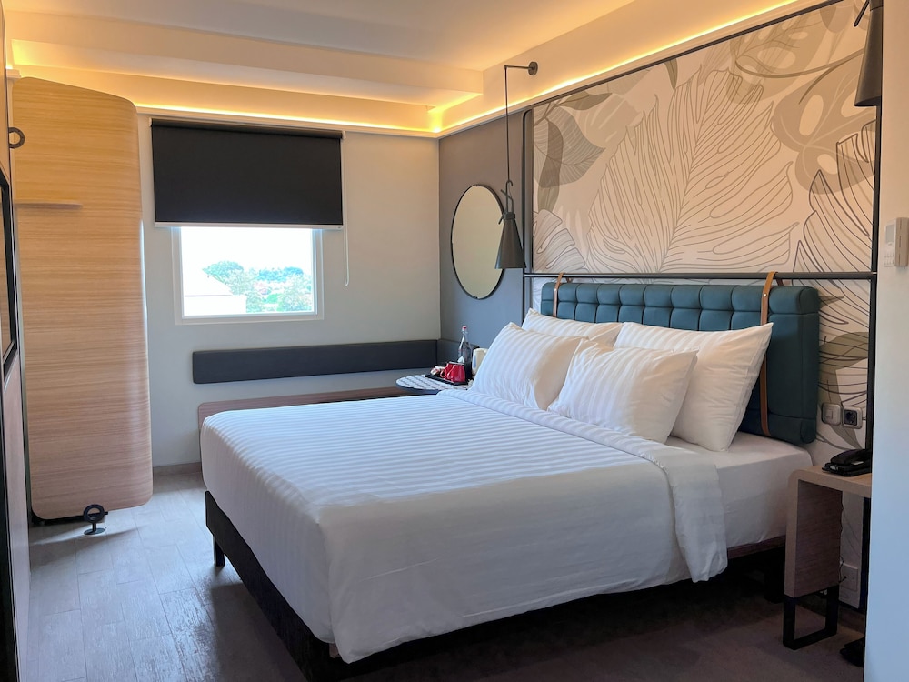 luminor hotel legian seminyak bali