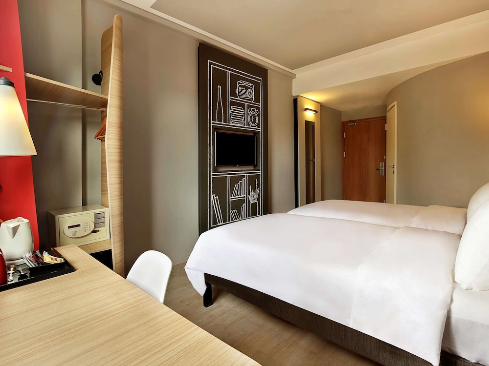luminor hotel legian seminyak bali