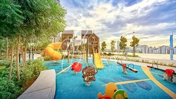 m vertica premier suites by bluebanana