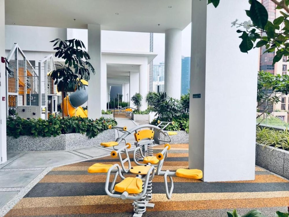 oyo 90952 quill residences kuala lumpur