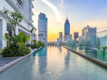 oyo 90952 quill residences kuala lumpur