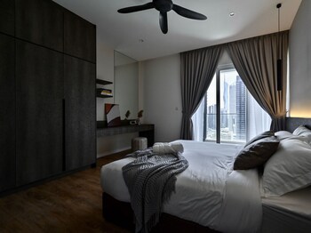 oyo 90952 quill residences kuala lumpur