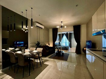 oyo 90952 quill residences kuala lumpur