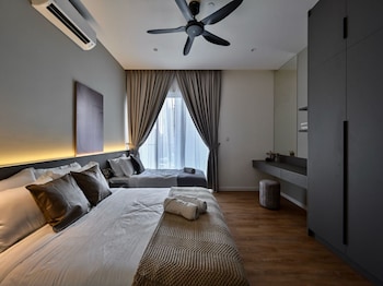 oyo 90952 quill residences kuala lumpur