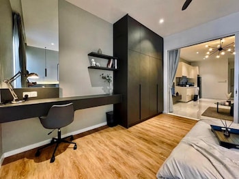 oyo 90952 quill residences kuala lumpur