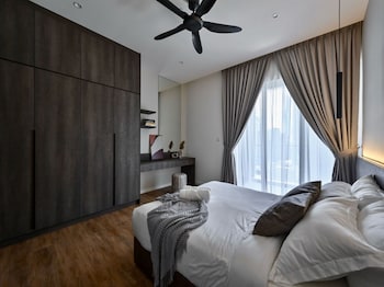 oyo 90952 quill residences kuala lumpur