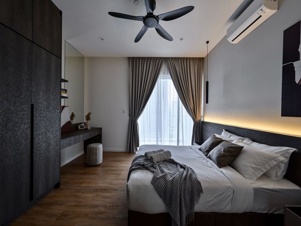 oyo 90952 quill residences kuala lumpur