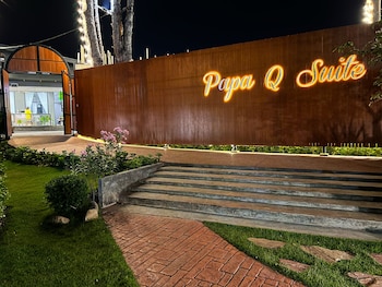 papa q suite resorts