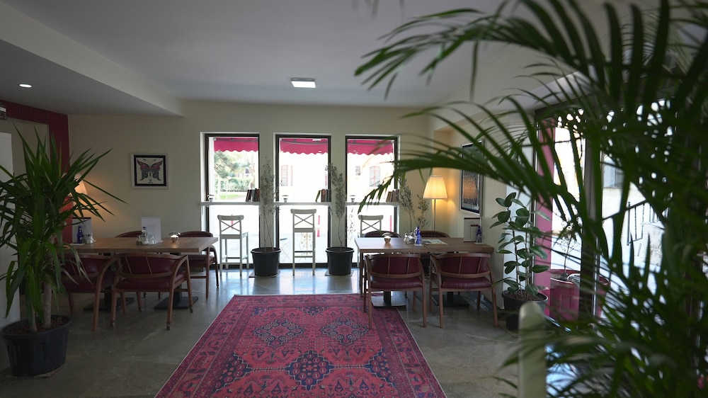 pertevniyal aziziye hotel