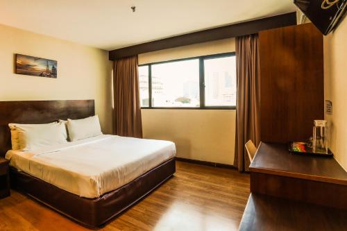 pp hotel by moxy