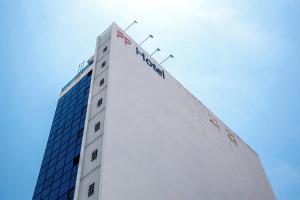 pp hotel by moxy