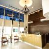 pp hotel by moxy