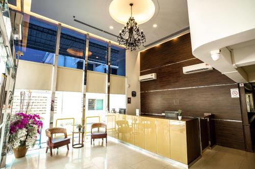 pp hotel by moxy