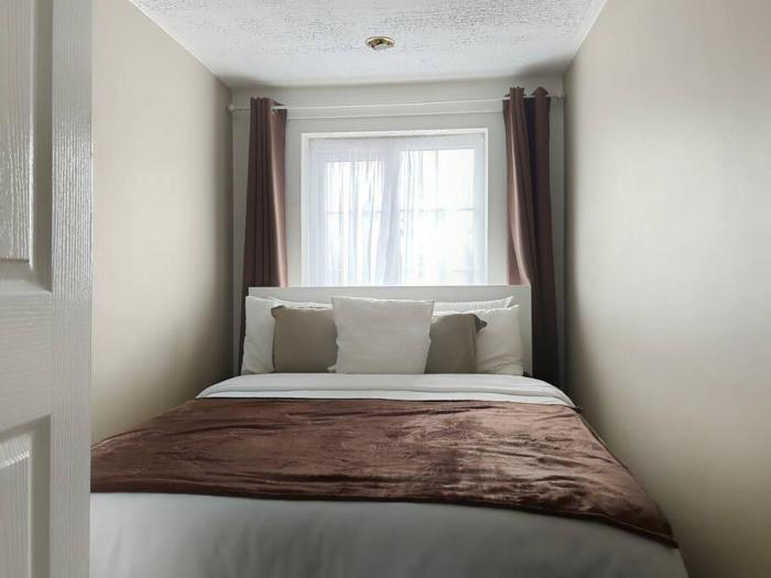 private guest house with en suite with workspace