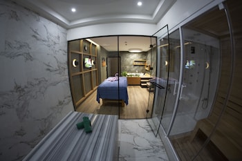 mayi hotel
