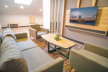 mayi hotel