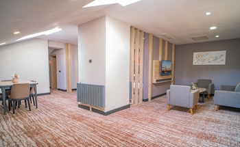 mayi hotel