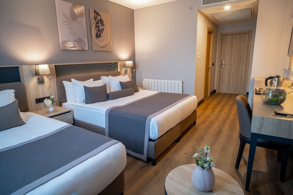 mayi hotel