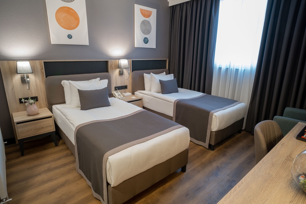 mayi hotel