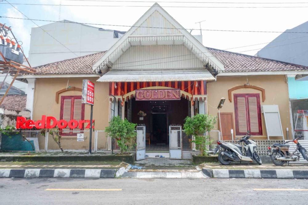 reddoorz golden inn tugu yogyakarta
