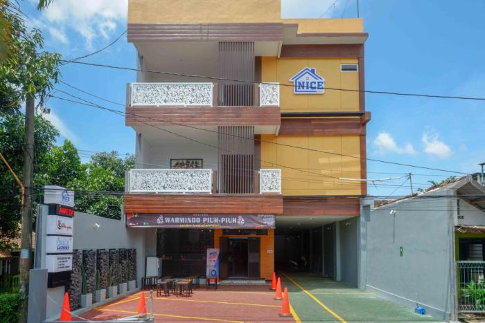 reddoorz plus near patung kuda undip