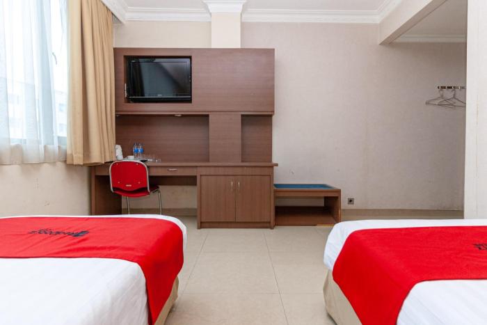 reddoorz premium hotel ratu residence