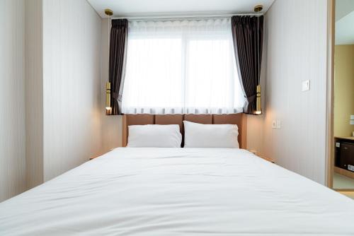 redliving apartemen b residence bsd b hotel