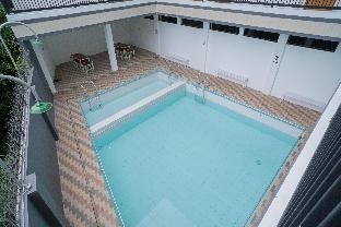 sans hotel queen batu