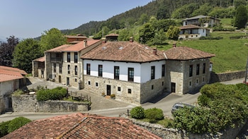 La Casona De Tresgrandas,La Borbolla>>Asturias,3 star