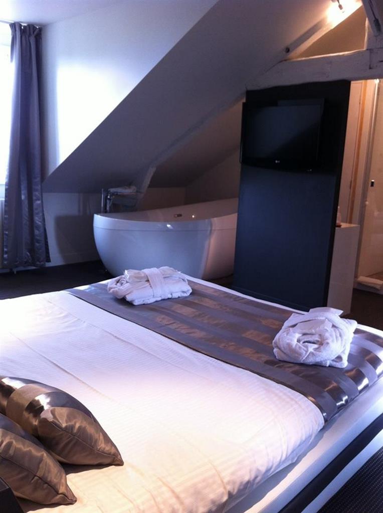best western le cheval blanc vieux port