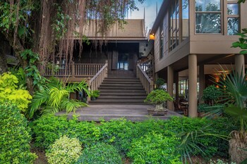 syama residence