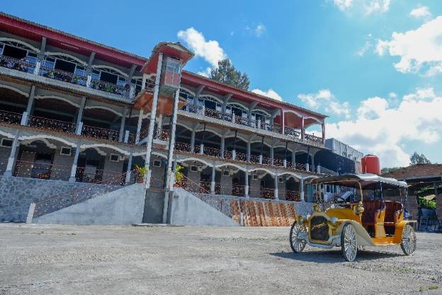 urbanview hotel mountain palace kopeng by reddoorz