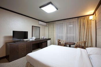 the cheil hotel onyang