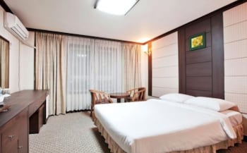 the cheil hotel onyang